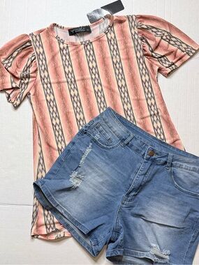 Lucky & Blessed Pink Patterned Puff-Sleeve Top